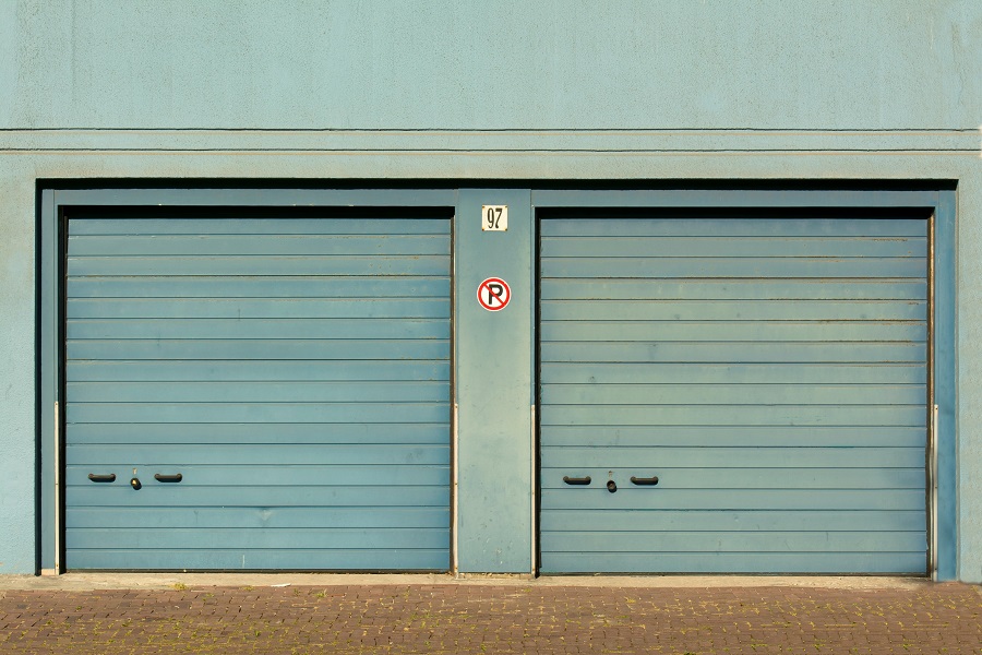Is it Time for A New Garage Door? 7 Warning Signs